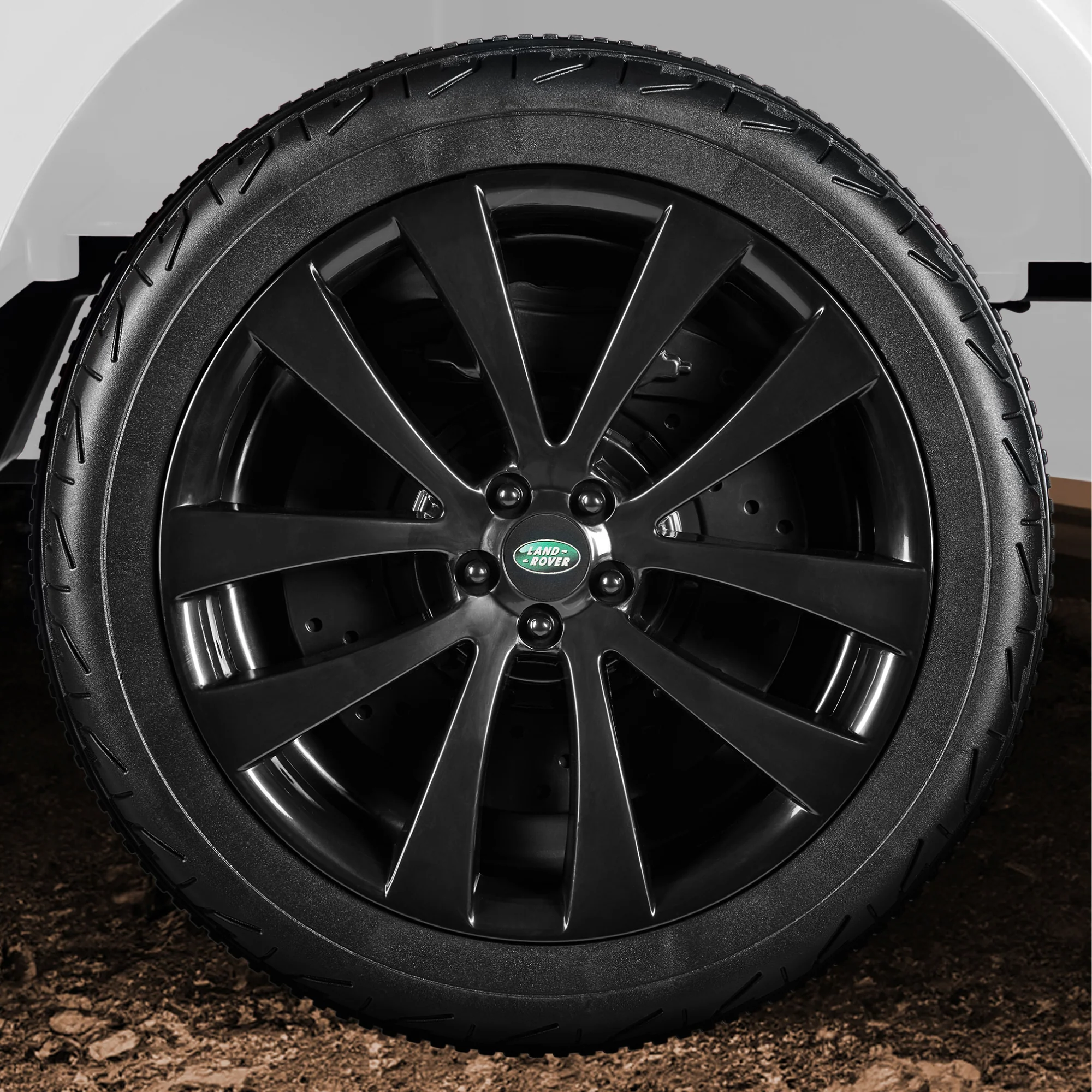 24V 2-Seater Licensed Range Rover Sport Ride-On Car w/ Parent Control