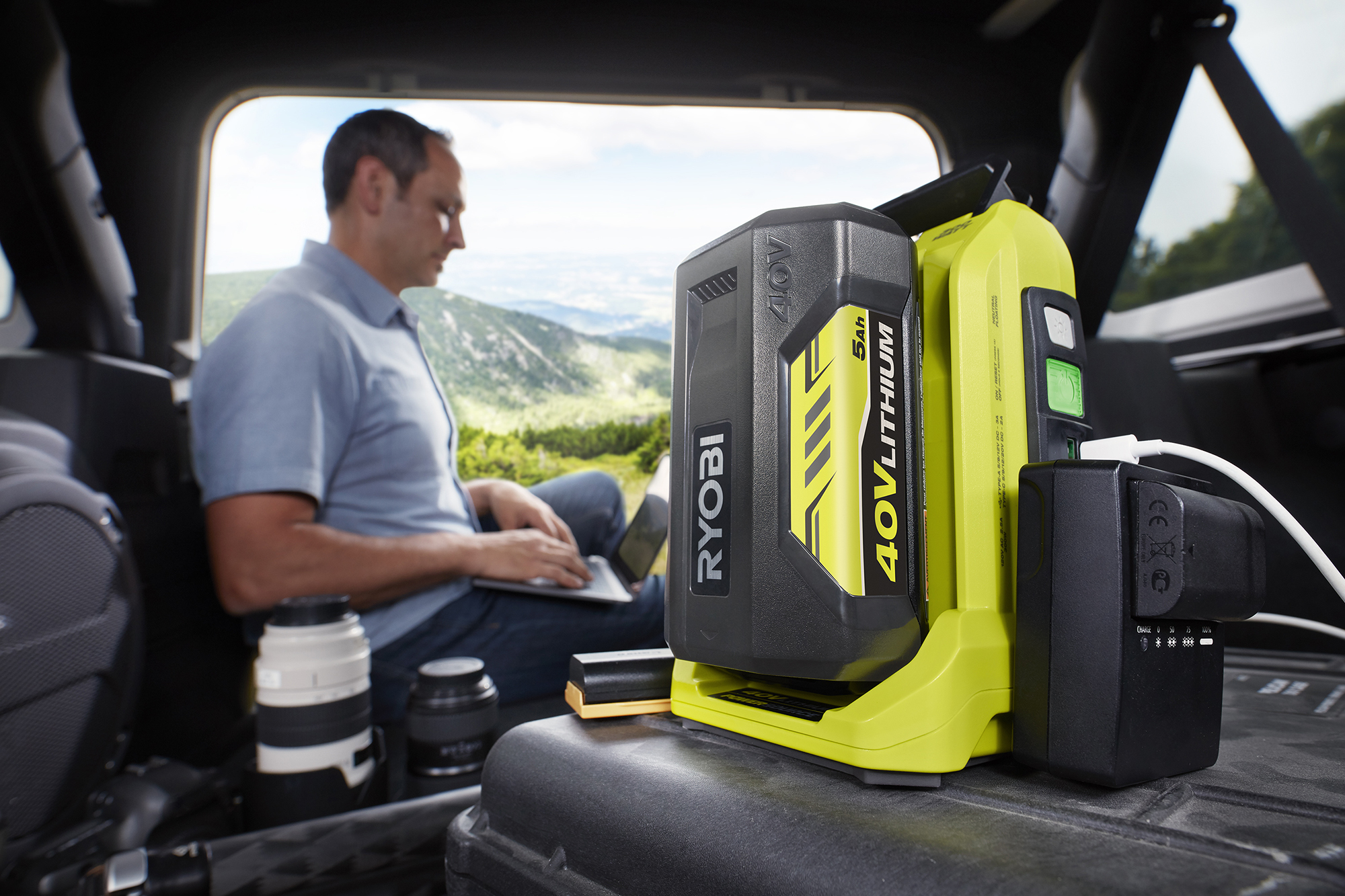 40V 300-WATT POWER SOURCE