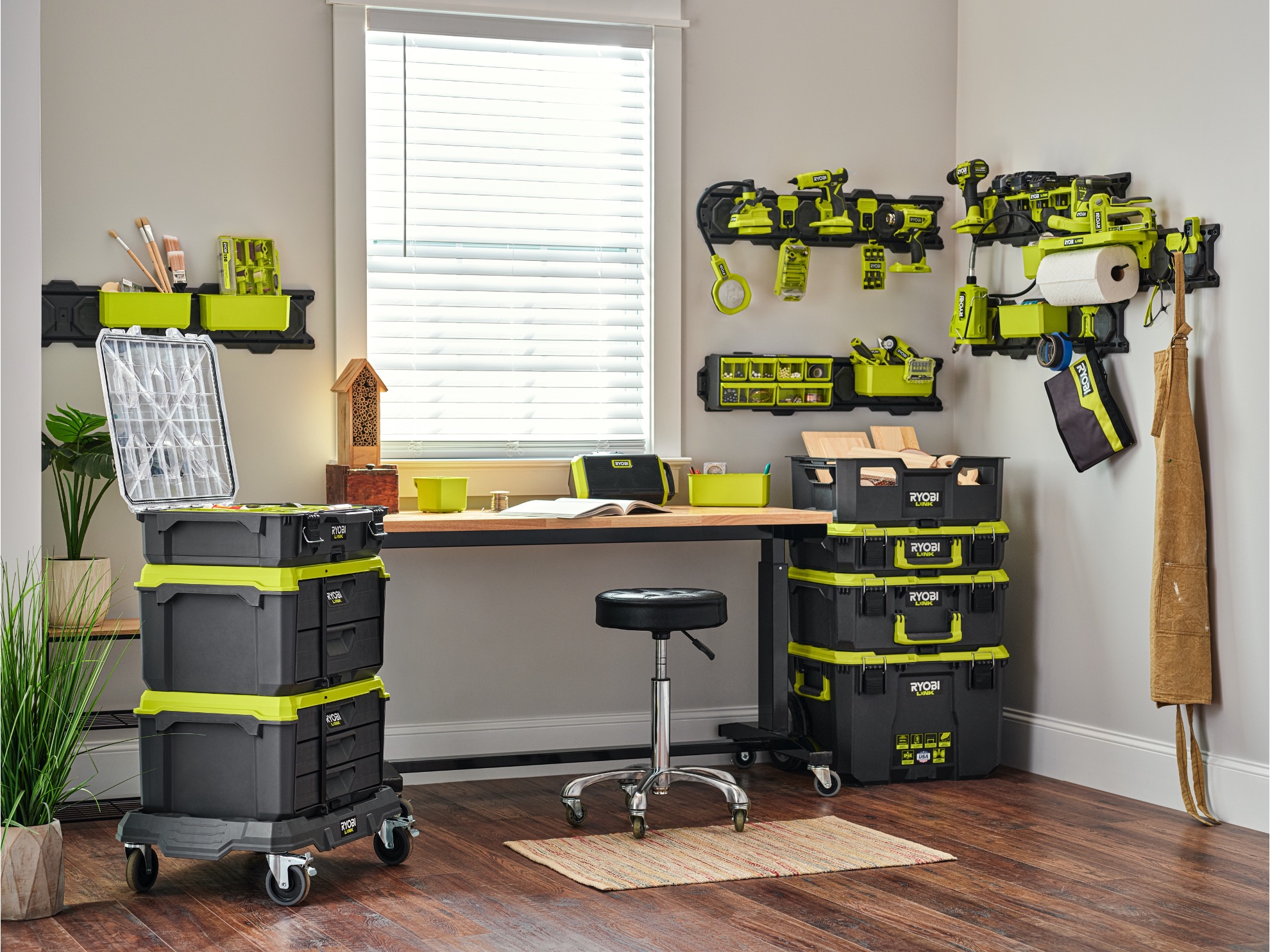 LINK MEDIUM TOOL BOX