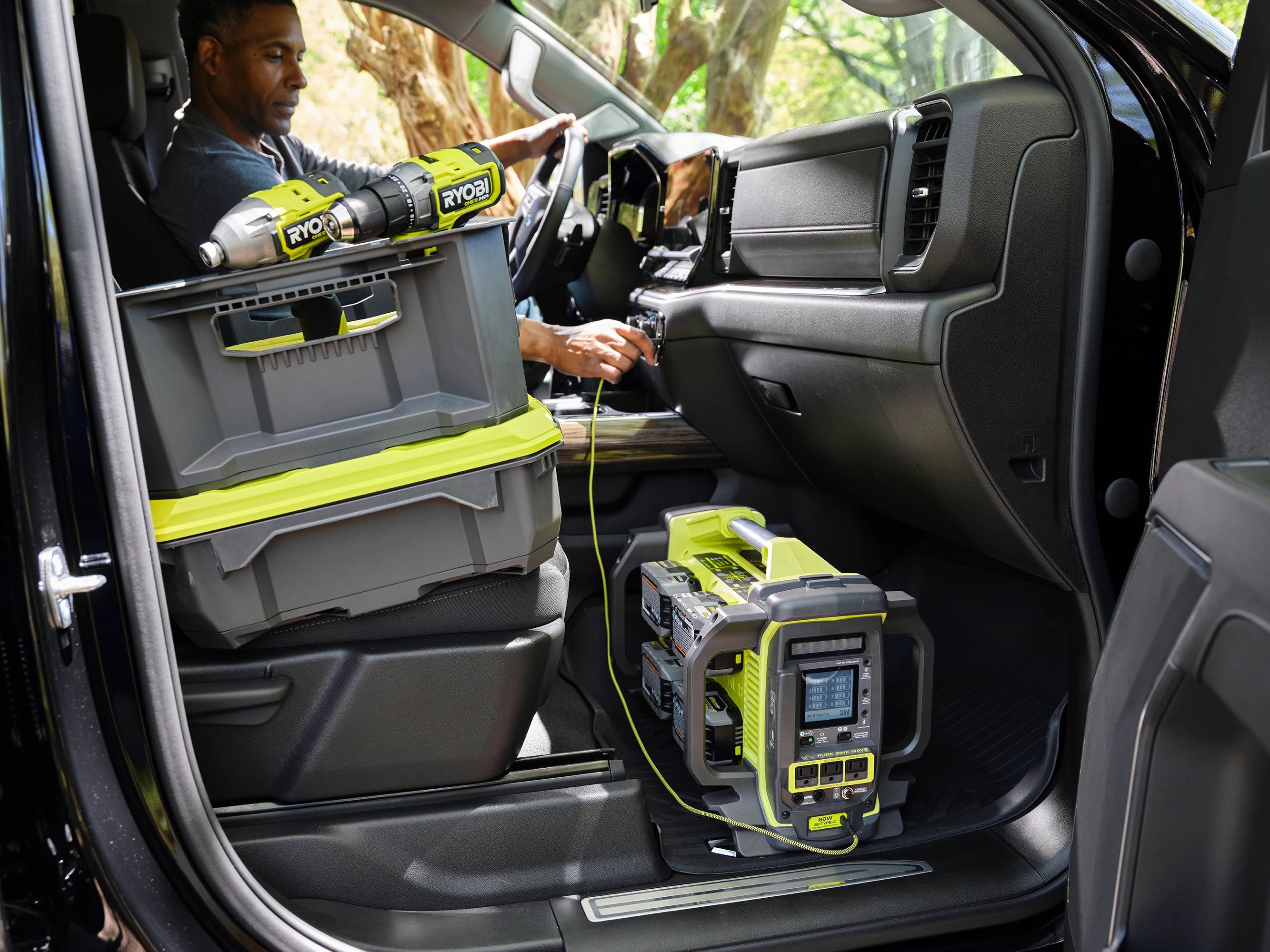 18V ONE+ 1800-WATT POWER STATION KIT