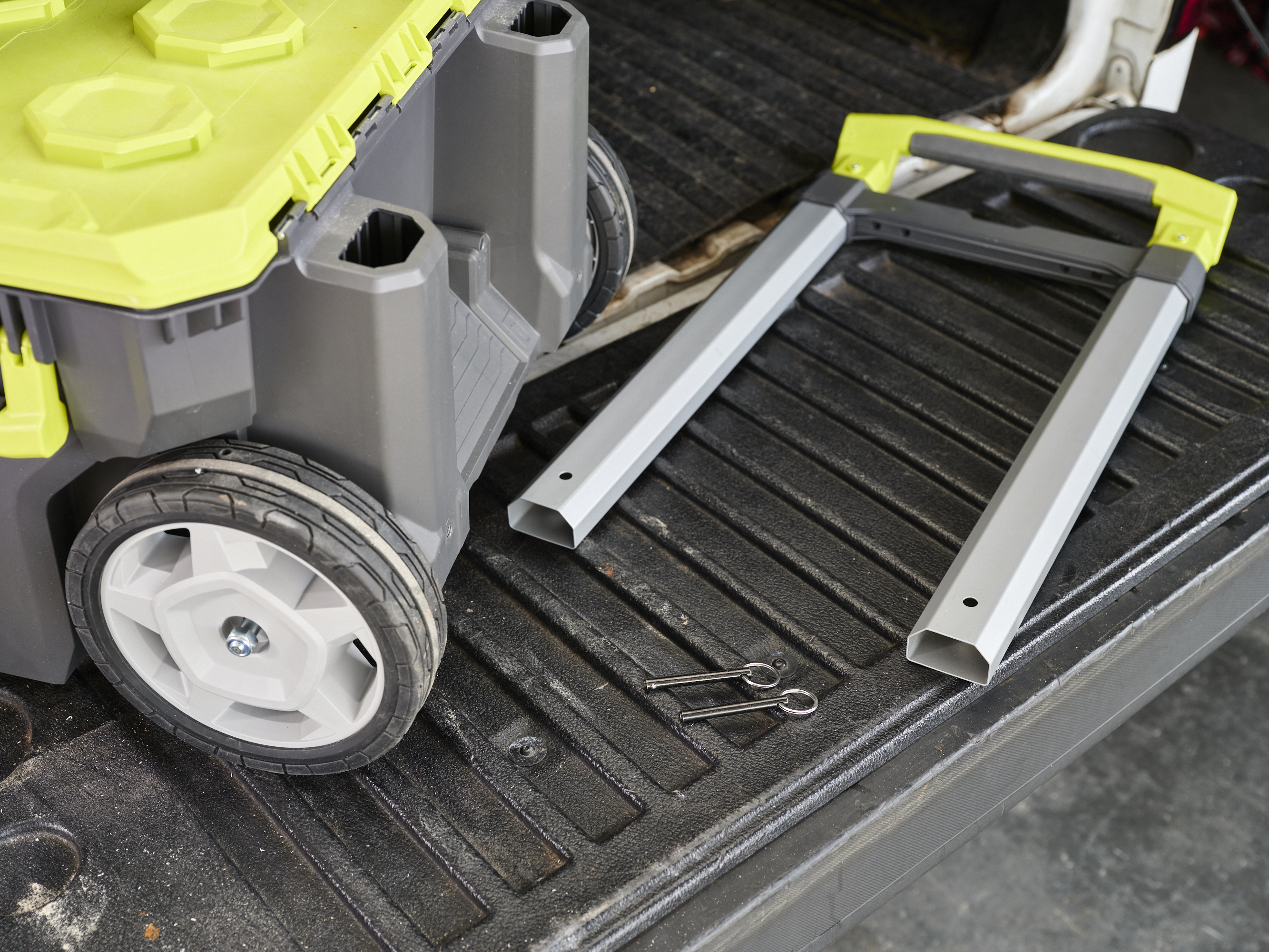 QUICK RELEASE HANDLE PINS