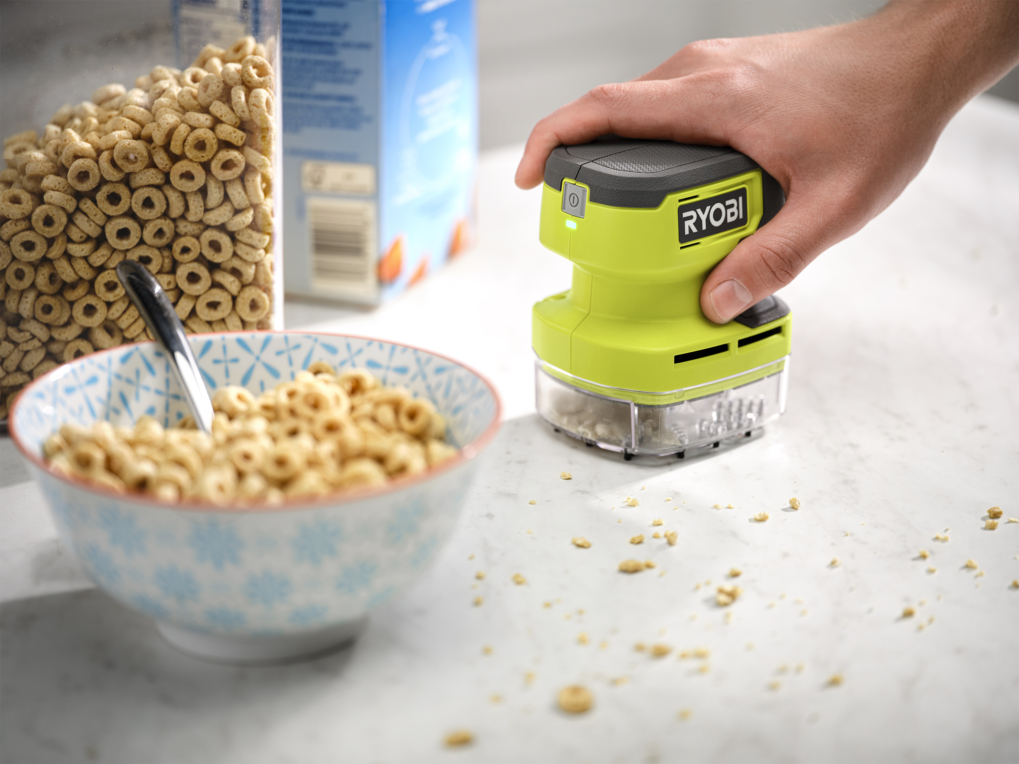 USB LITHIUM DESKTOP VACUUM KIT