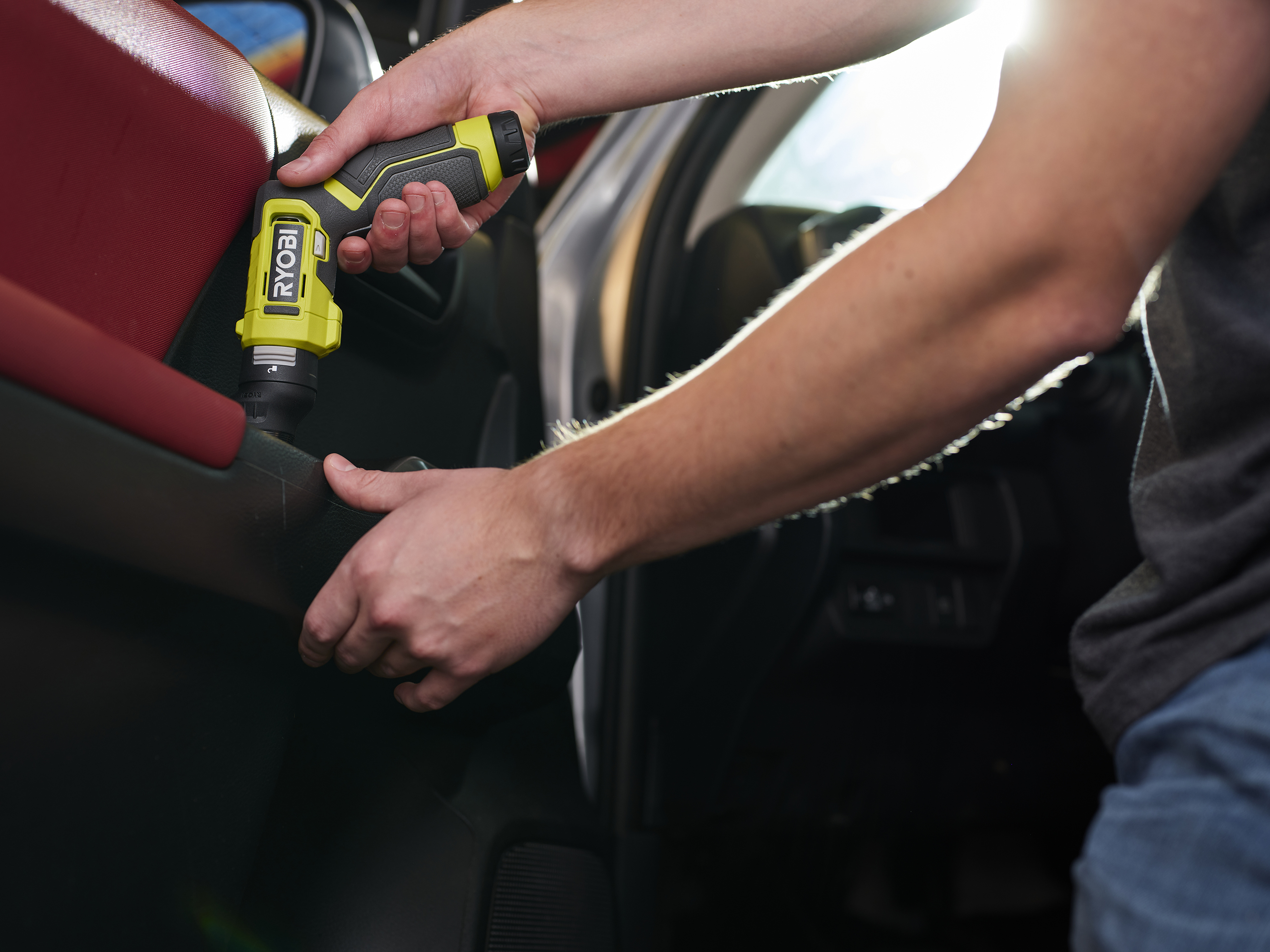 USB LITHIUM MULTI-HEAD SCREWDRIVER