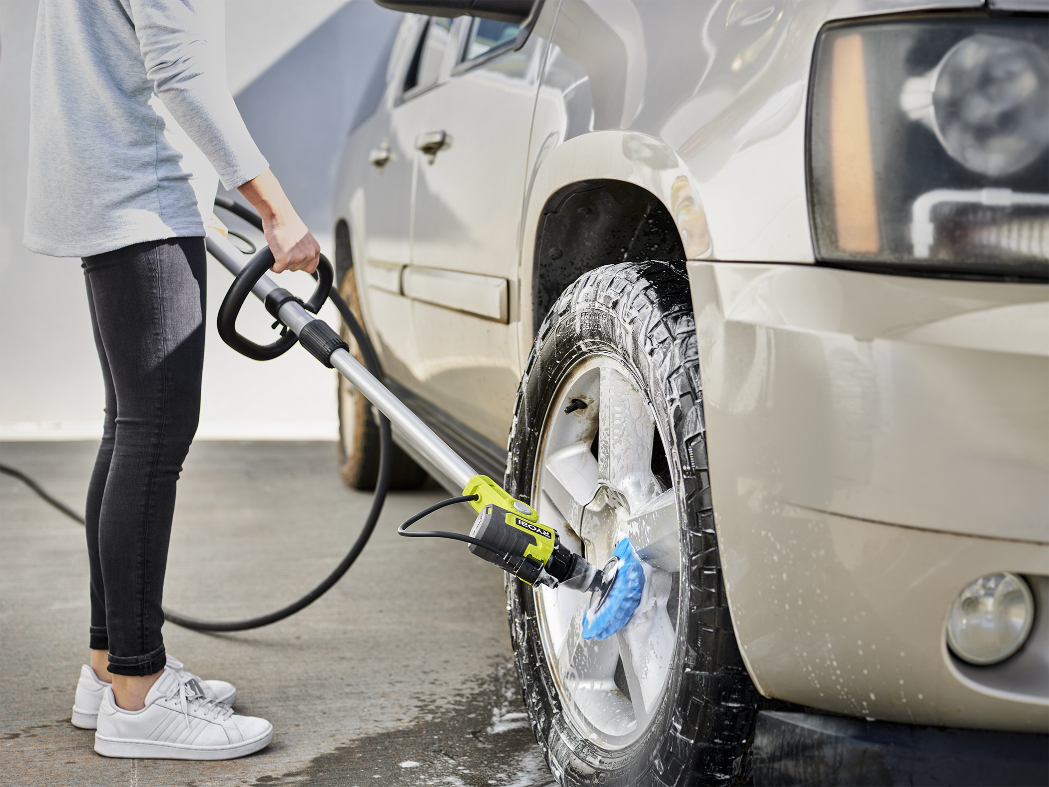 SOFT BRISTLE ROUND BRUSH