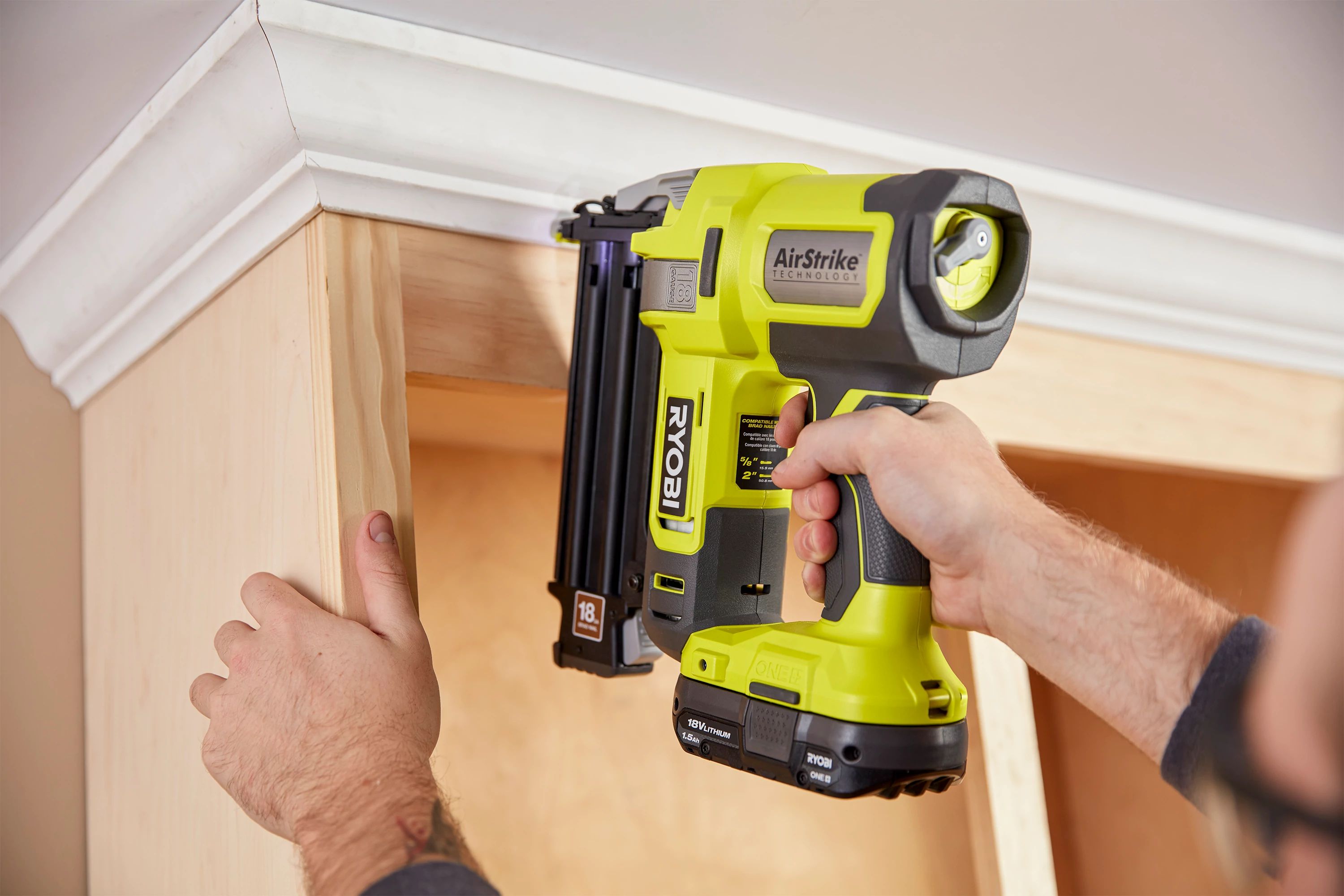 18V ONE+ AIRSTRIKE 18GA BRAD NAILER KIT