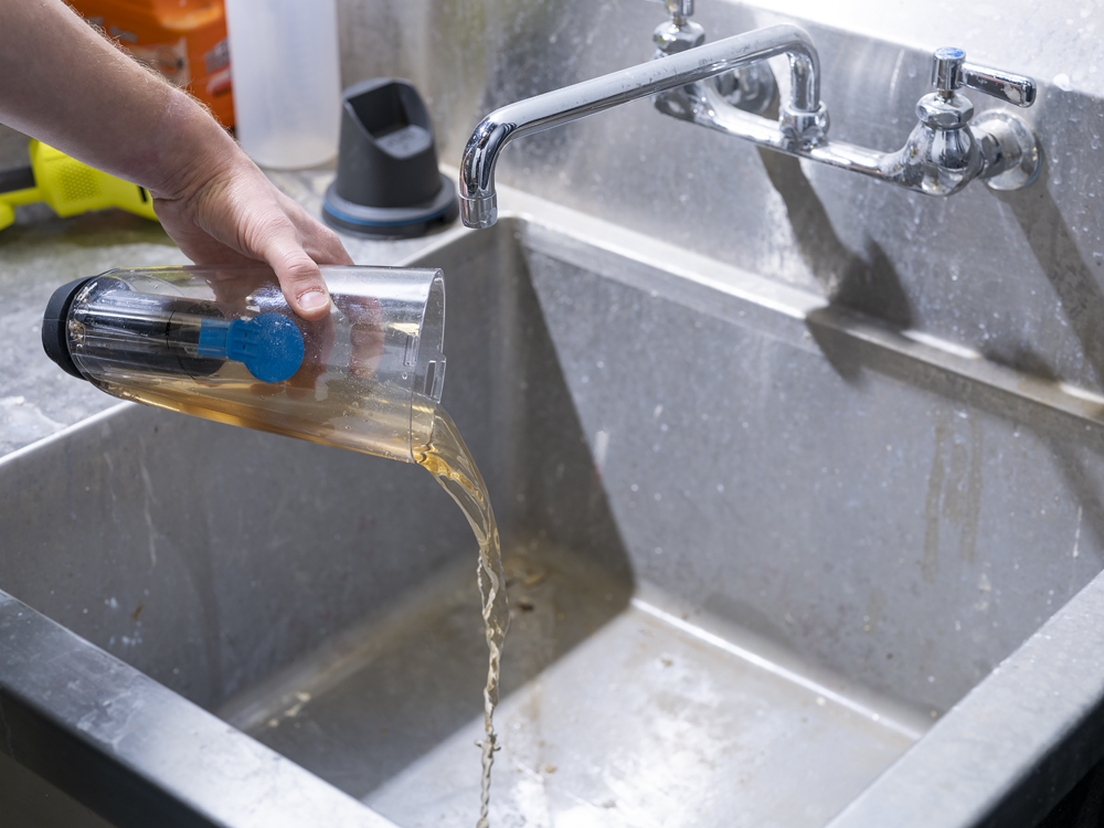 18V ONE+ WET/DRY HAND VACUUM KIT