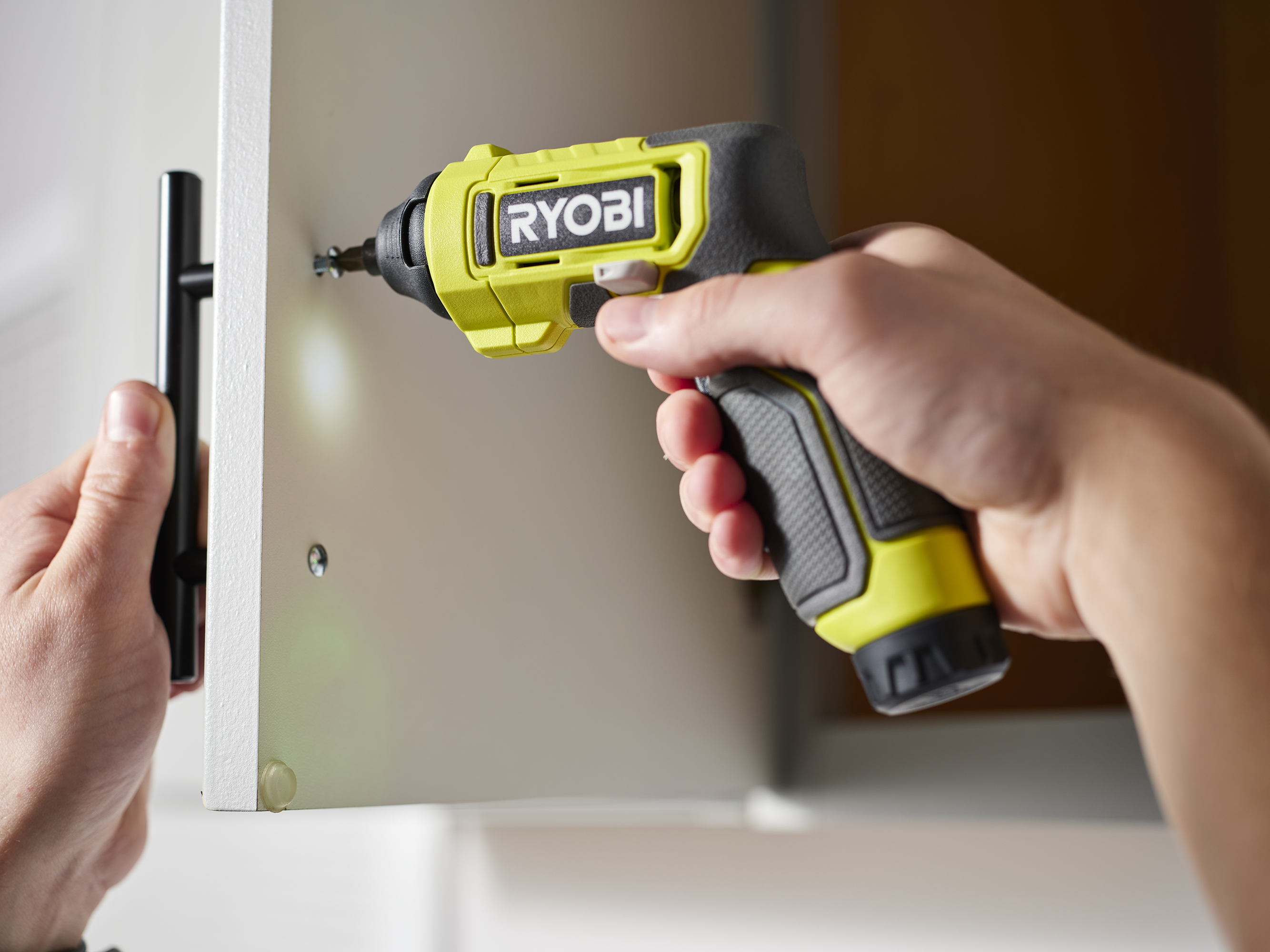 USB LITHIUM MULTI-HEAD SCREWDRIVER