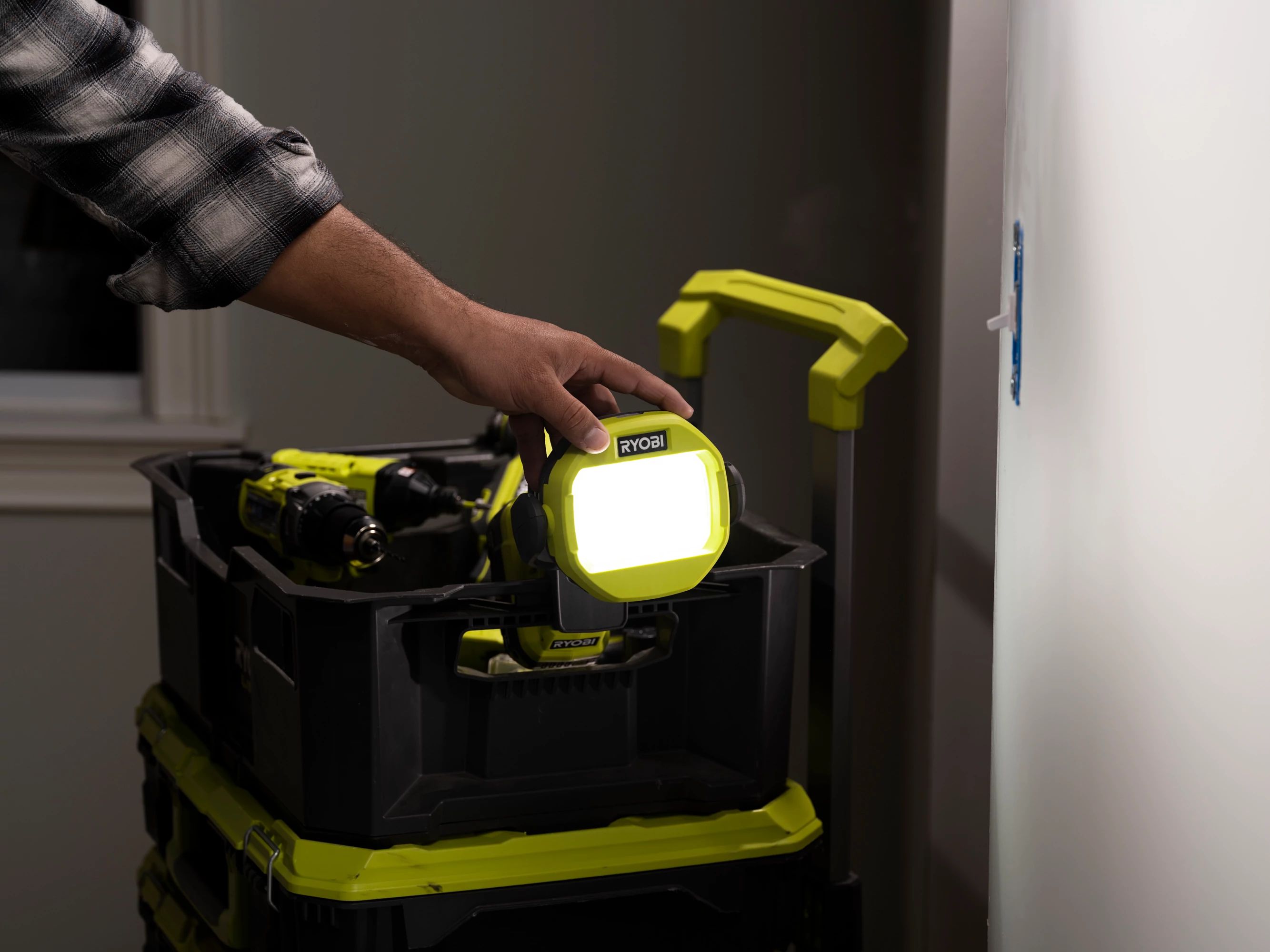 18V ONE+ LED CLAMP LIGHT KIT