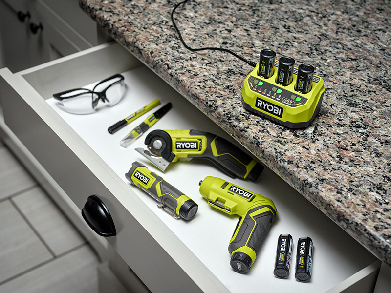 USB LITHIUM 3-PORT CHARGER