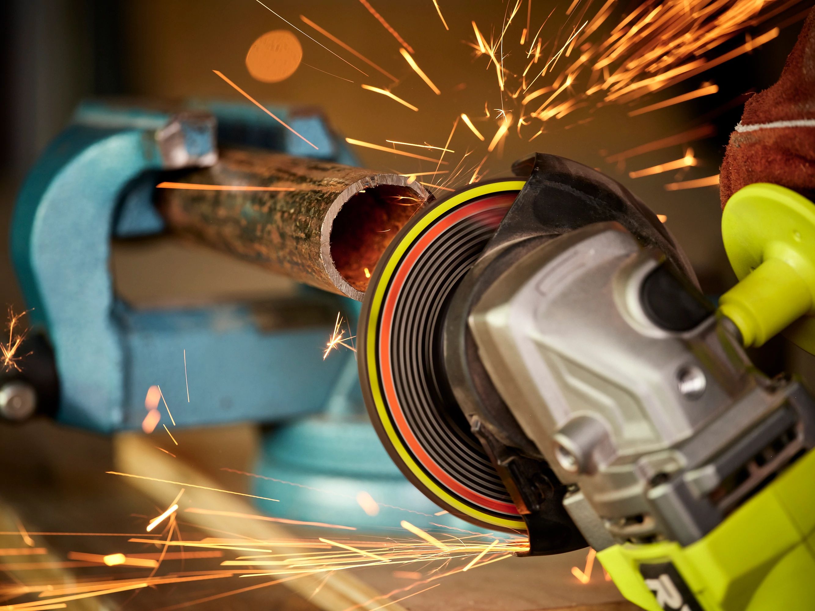 Angle Grinder Cutting and Grinding Guard Kit