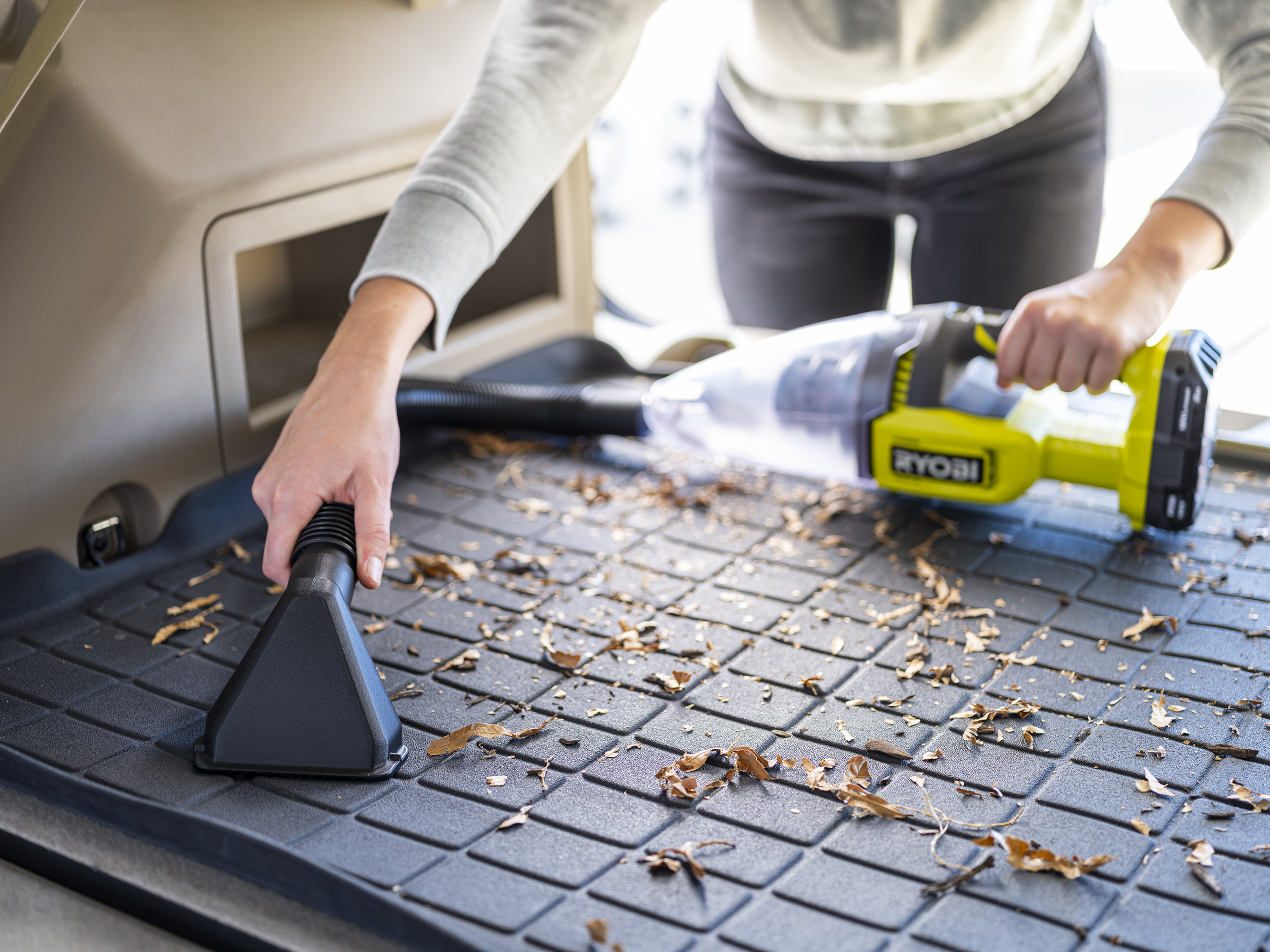 18V ONE+ HAND VACUUM KIT