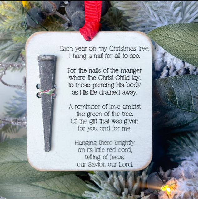 Christmas Nail Ornament | Christmas Present