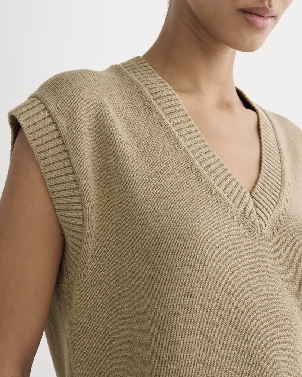 The Boxy Vest in Everyday Cotton | Dark Heathered Camel