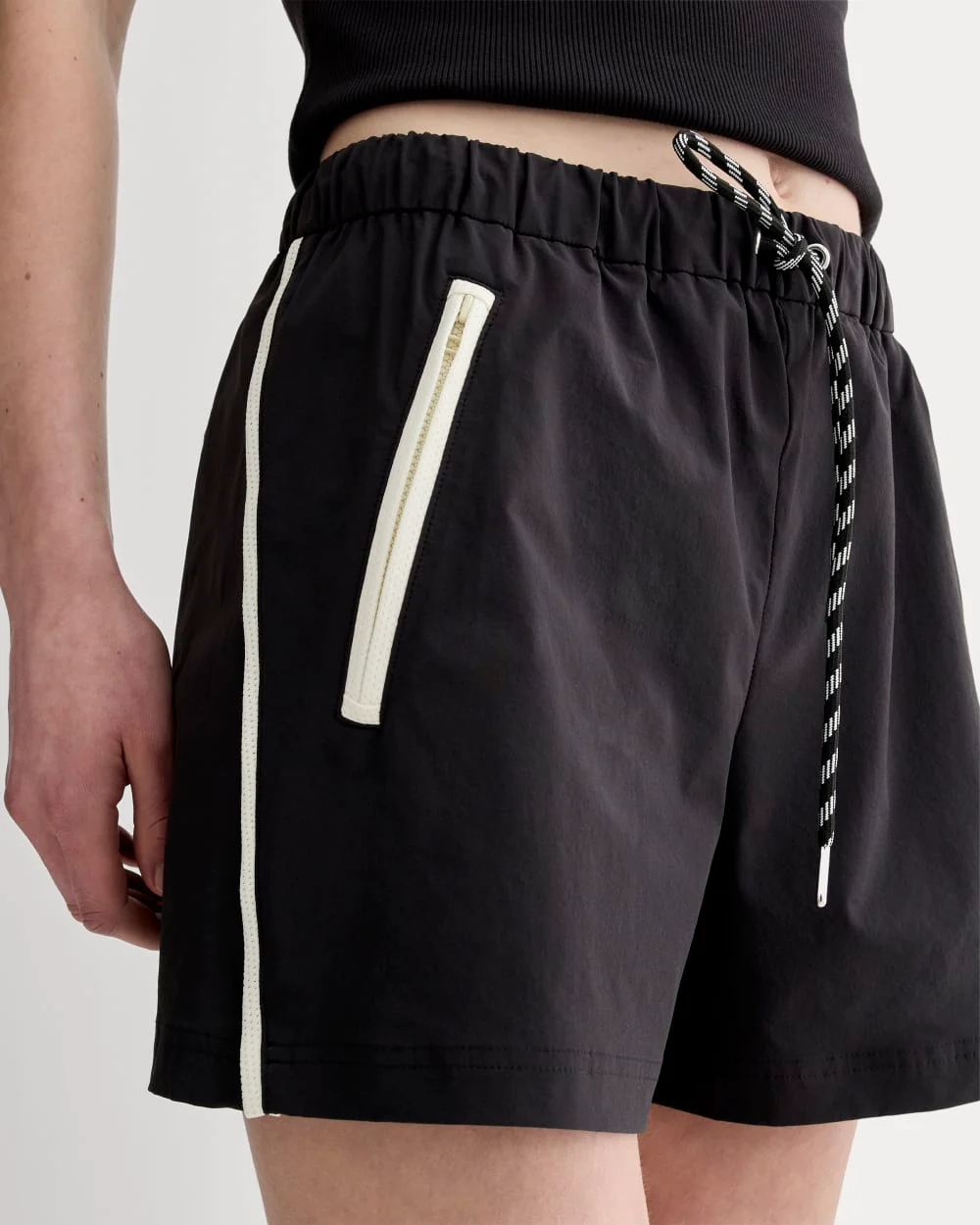 The Anywhere Barrel Short | Black