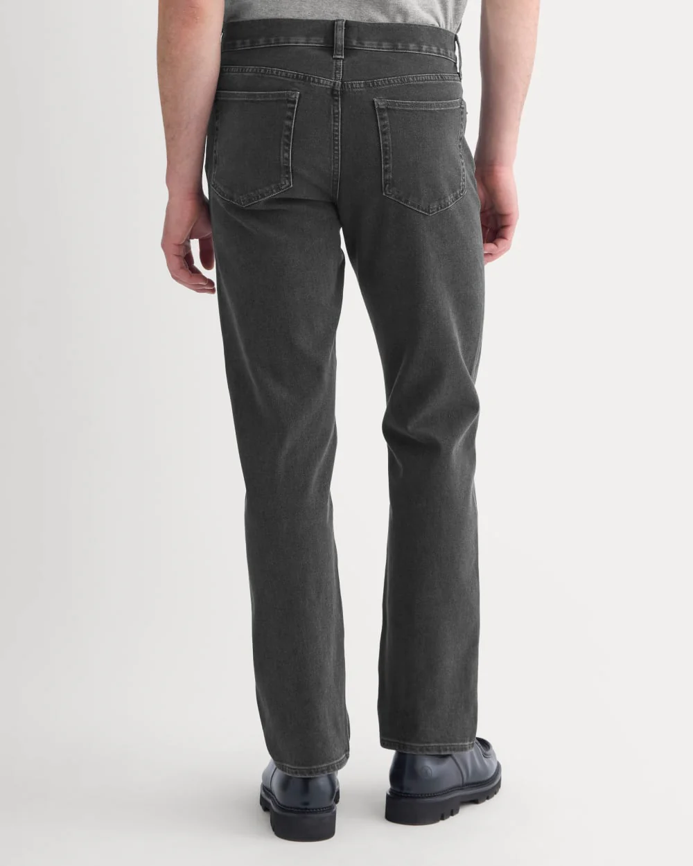 Straight-Leg Stretch Jean | Washed Black