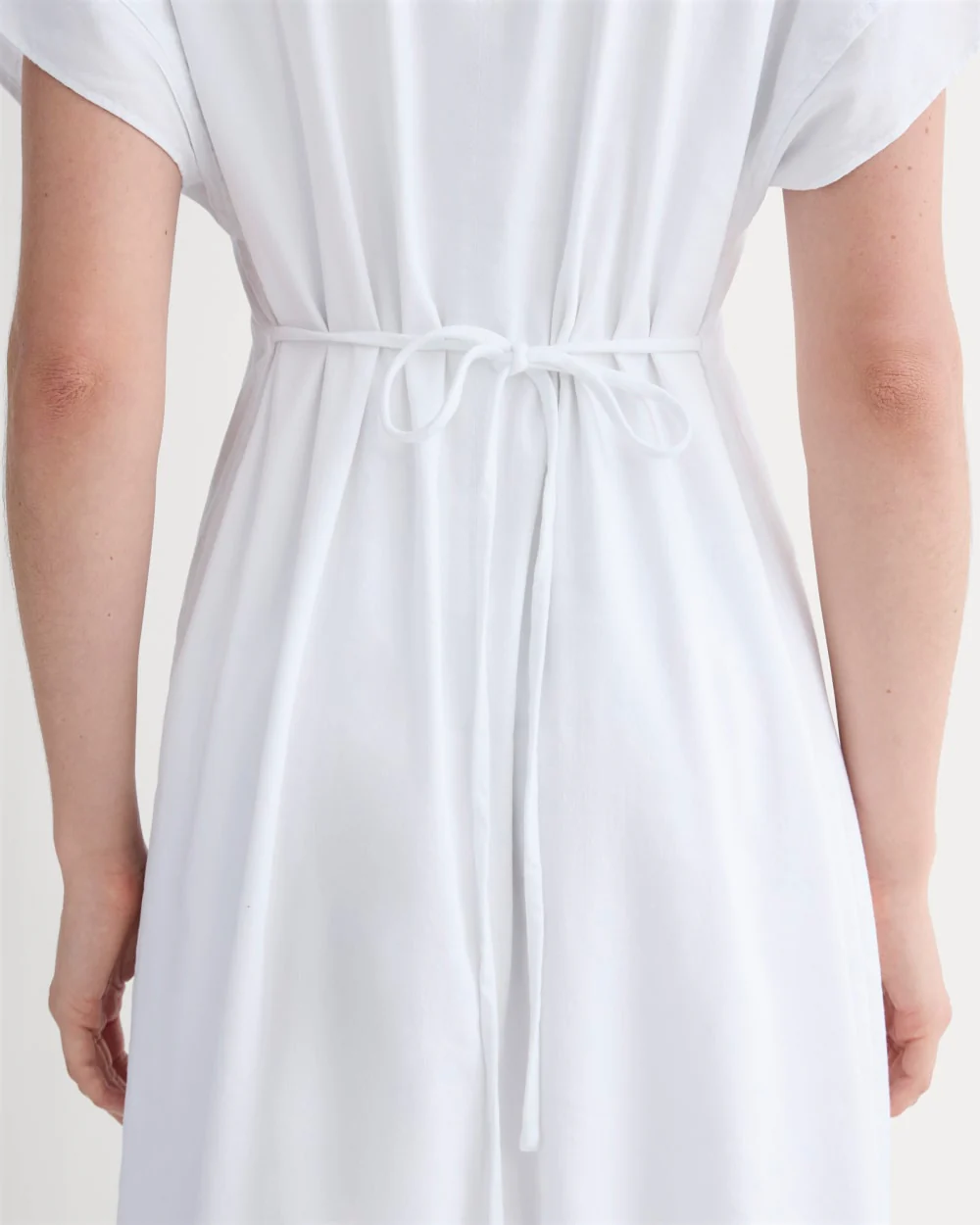 The Tie-Back Dress in Stretch Linen | White