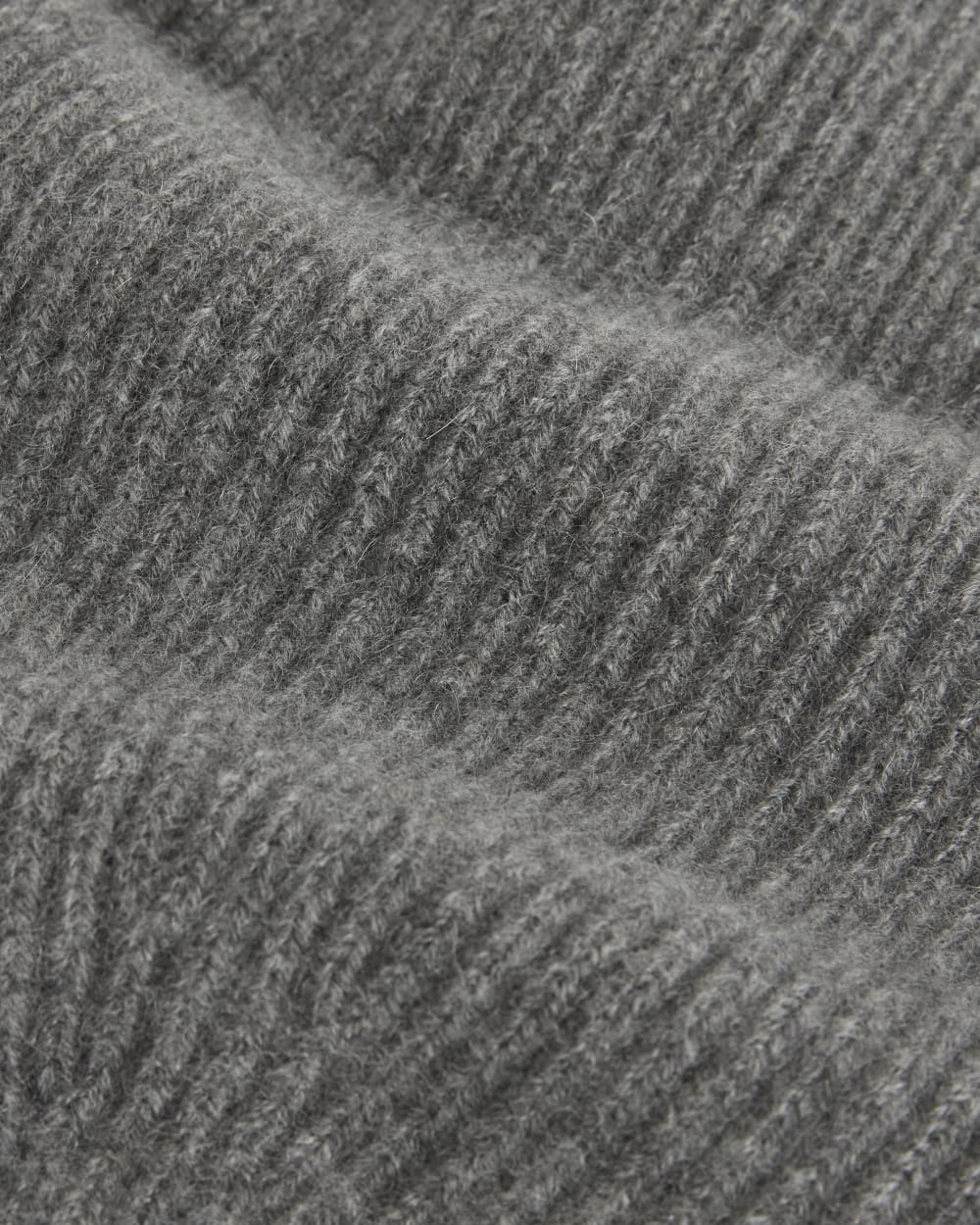 The Cashmere Ribbed Beanie | Heather Charcoal