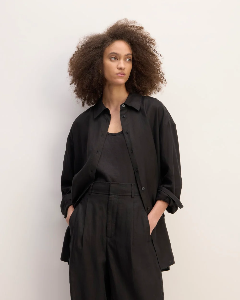 The Boyfriend Shirt in Linen | Black
