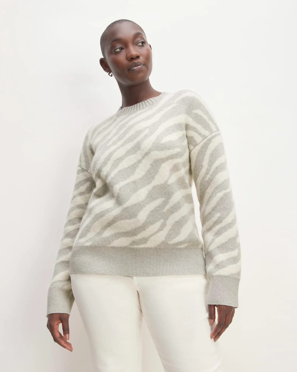 The Alpaca Tiger Jacquard Crewneck | Heathered Grey / Snow