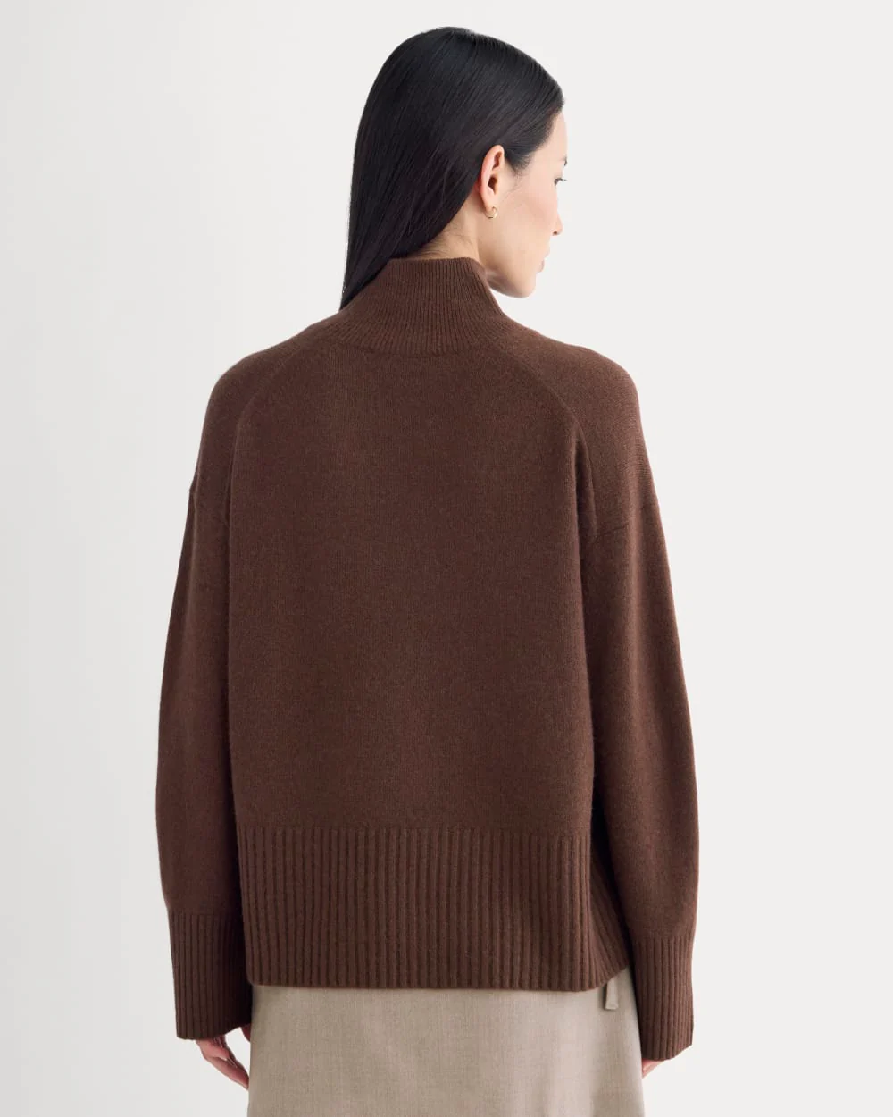 The Boxy Turtleneck in Cashmere | Dark Mahogany