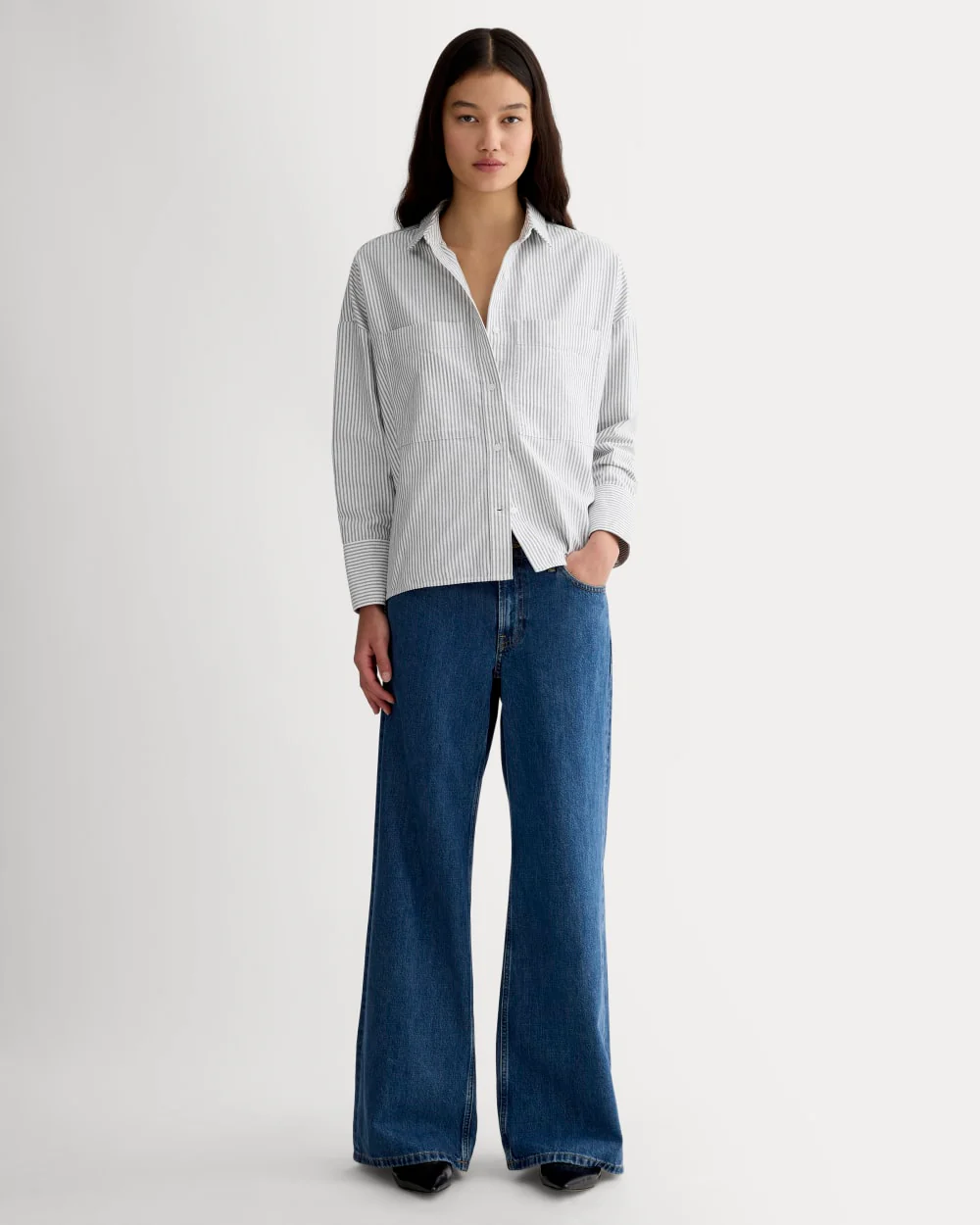 The Boxy Oxford | Black / White