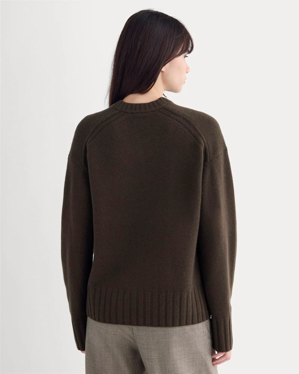 V-Neck Sweater in Extrafine Luxe Merino | Coffee Bean