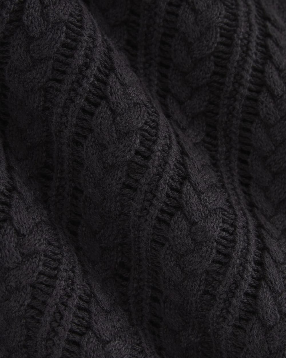 The Mesh Cable V-Neck in Everyday Cotton | Black