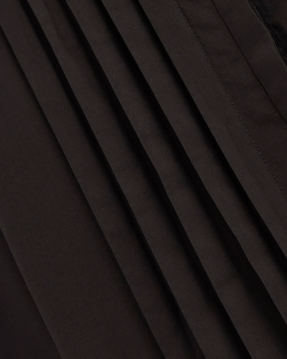 The Pleated Shirt in Silky Cotton | Black