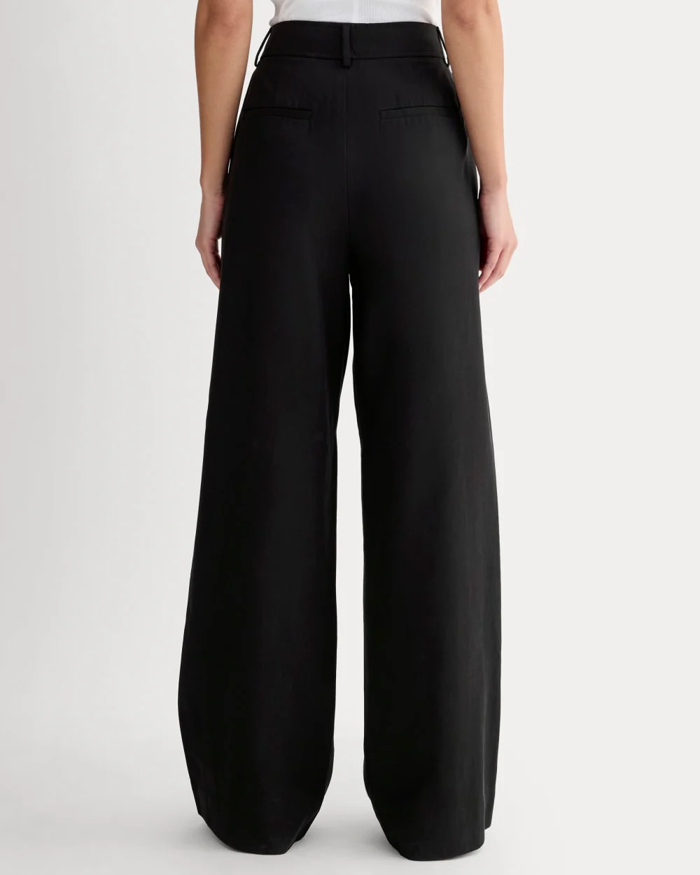 The Draper Pleated Pant in Buttersmooth | Black | 30 Inseam