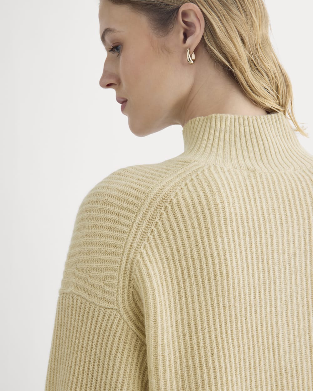The Cocoon Henley in Wool Cashmere | Heather Light Camel