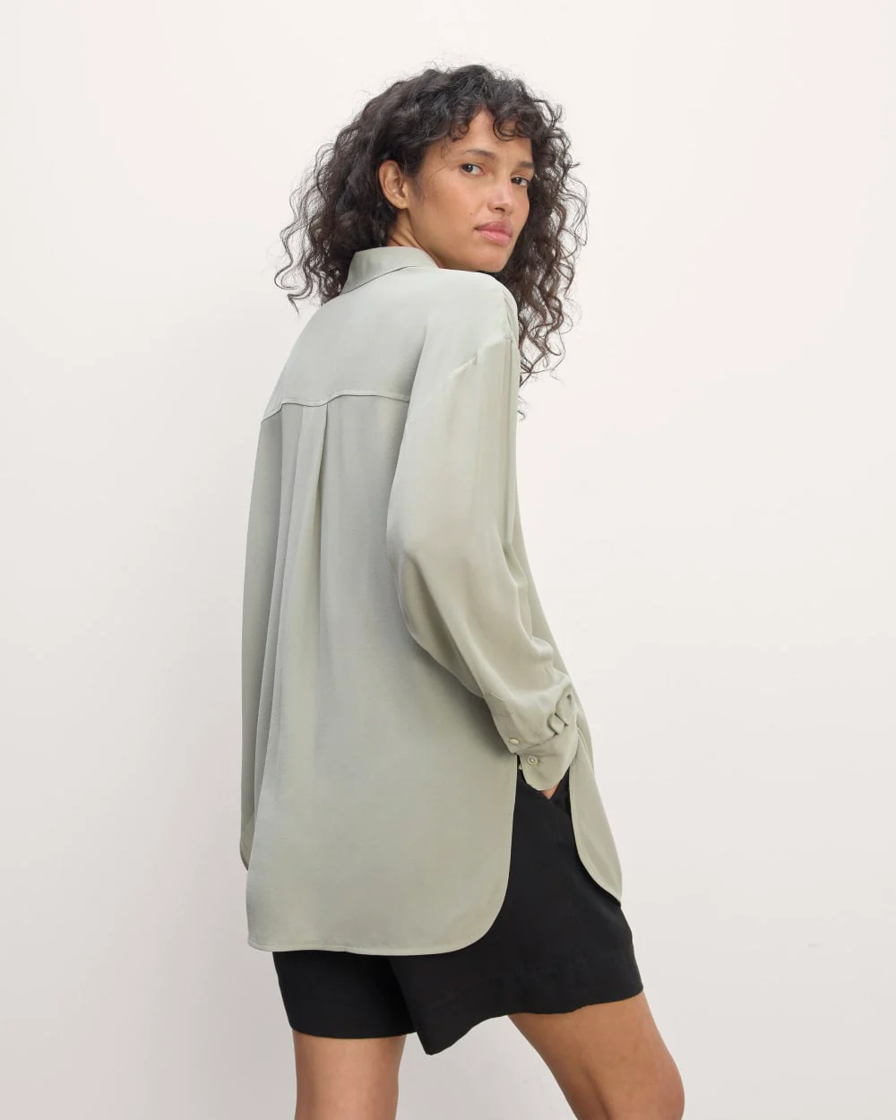 The Boyfriend Shirt in Washable Silk | Seagrass
