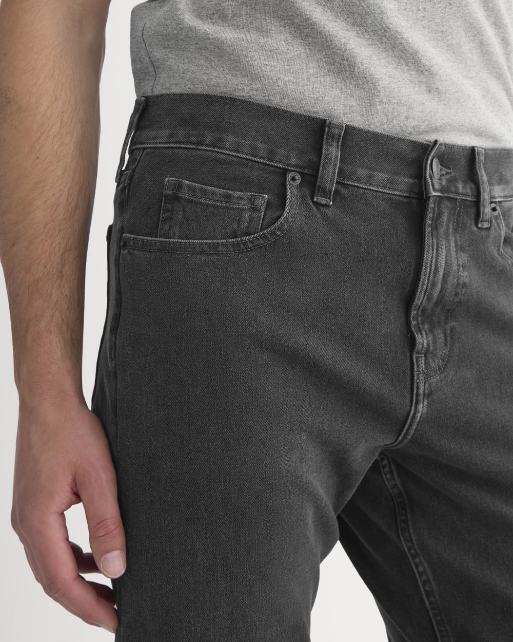 Straight-Leg Stretch Jean | Washed Black