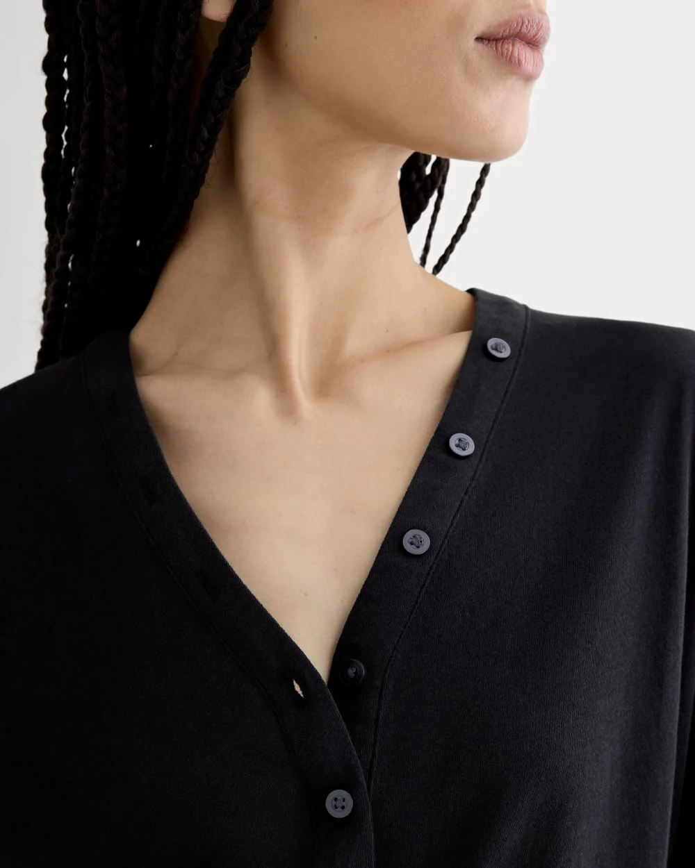 The Air V-Neck Henley | Black