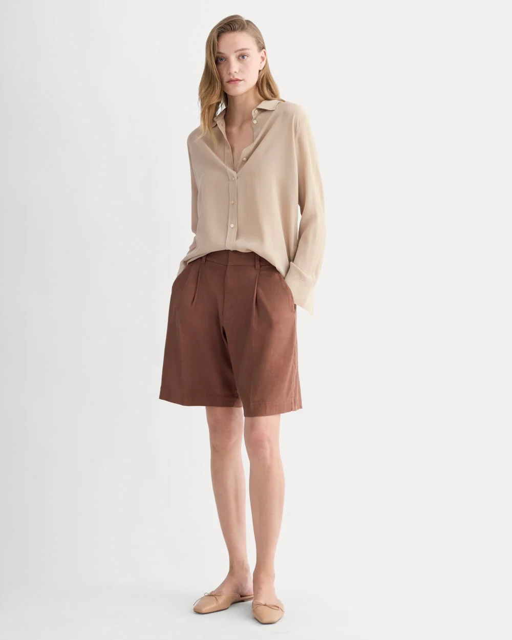 The Pleated Short in Stretch Linen | Cedarwood