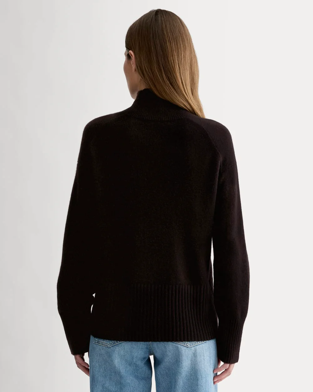 The Boxy Turtleneck in Cashmere | Black