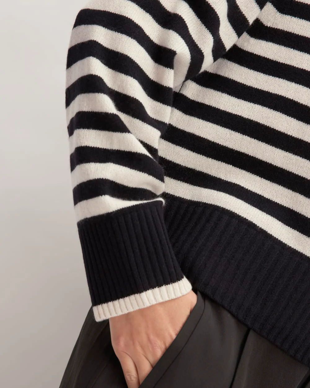 The Boxy Crew in Cashmere | Black / Bone