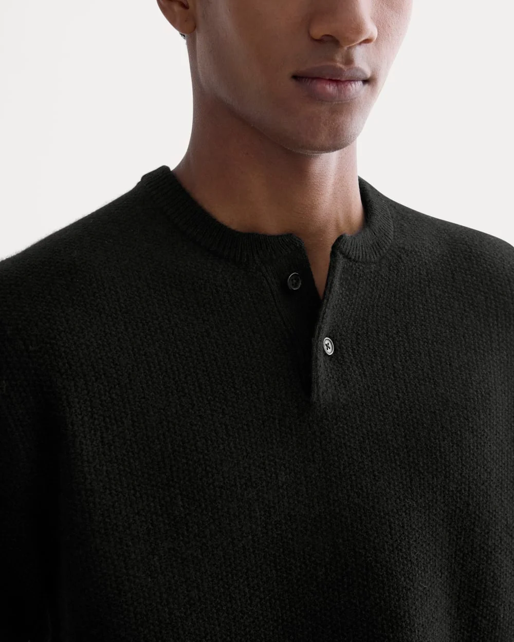Henley in Wool Cashmere |  Black