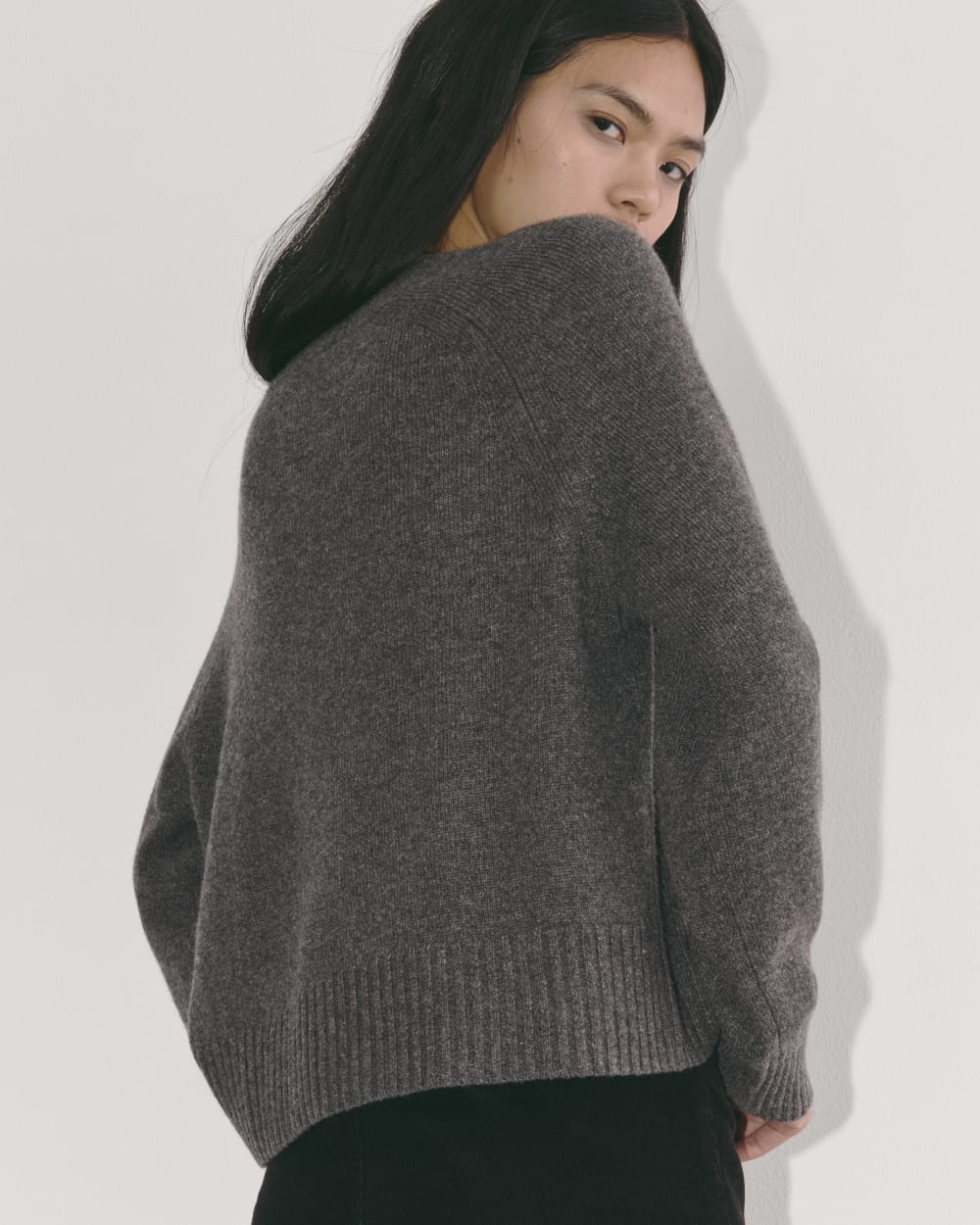 The Boxy Crew in Cashmere | Heather Charcoal