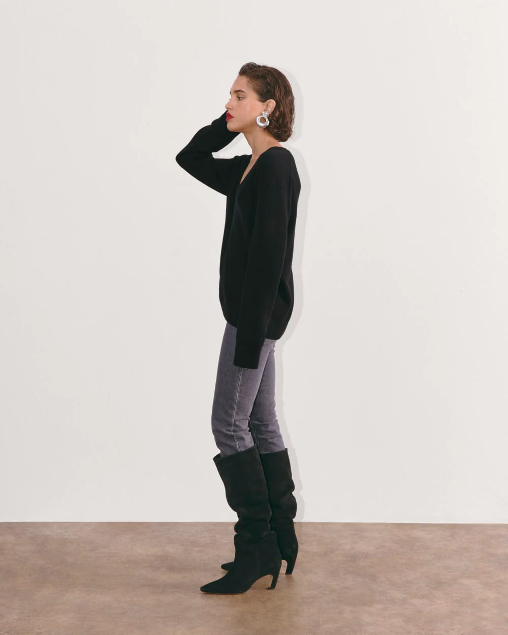 The Classic V in Cashmere | Black