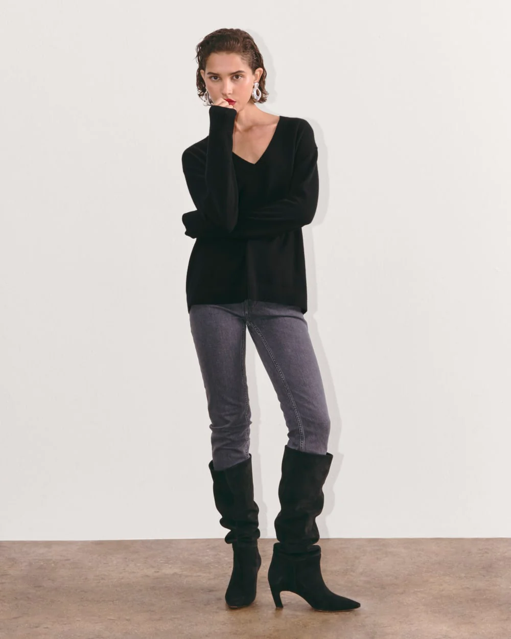 The Classic V in Cashmere | Black