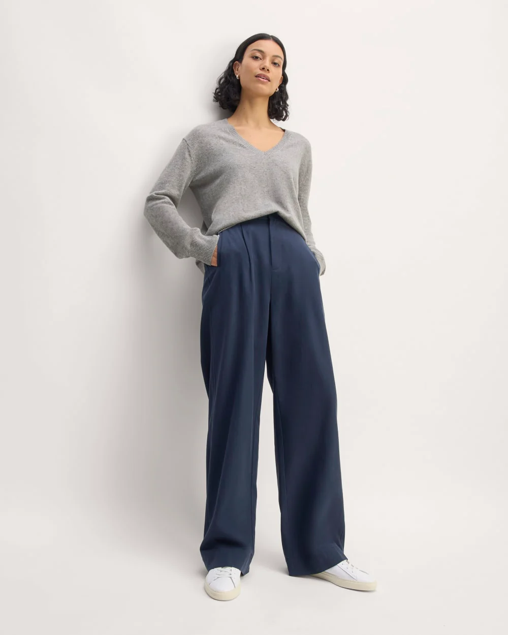 The Classic V in Cashmere | Light Heather Grey