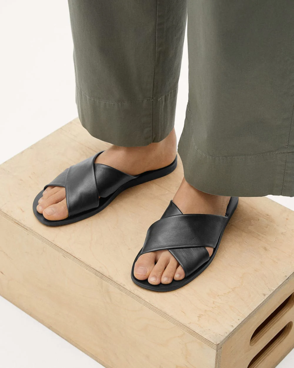 The Day Crossover Sandal | Black