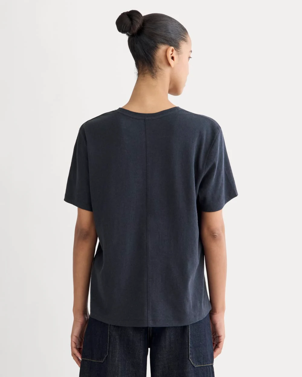 The Slouchy V-Neck Tee in Cotton Linen | Navy