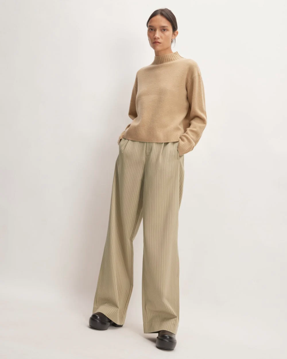 The Draper Pleated Pant in Buttersmooth | Cornstalk / Black | 32 Inseam