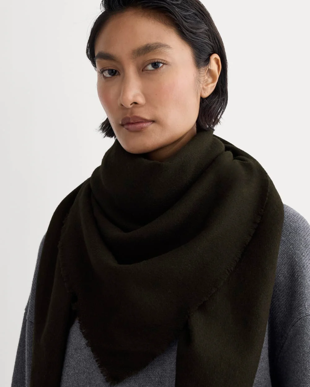 The Cashmere Feather Scarf | Black