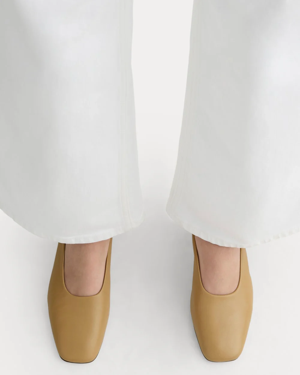 The Gallery Pump | Light Taupe