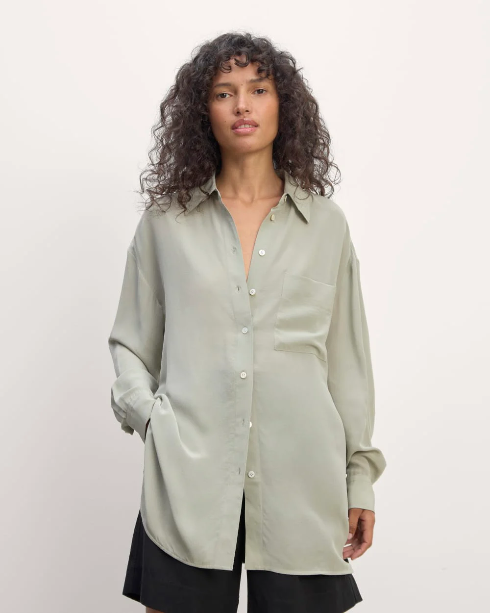 The Boyfriend Shirt in Washable Silk | Seagrass