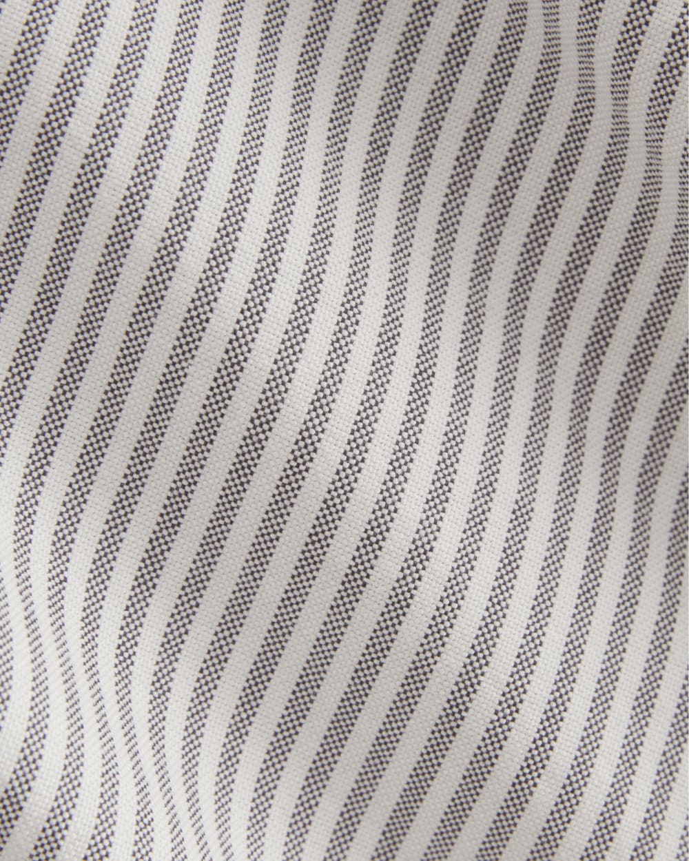 The Boxy Oxford | Black / White