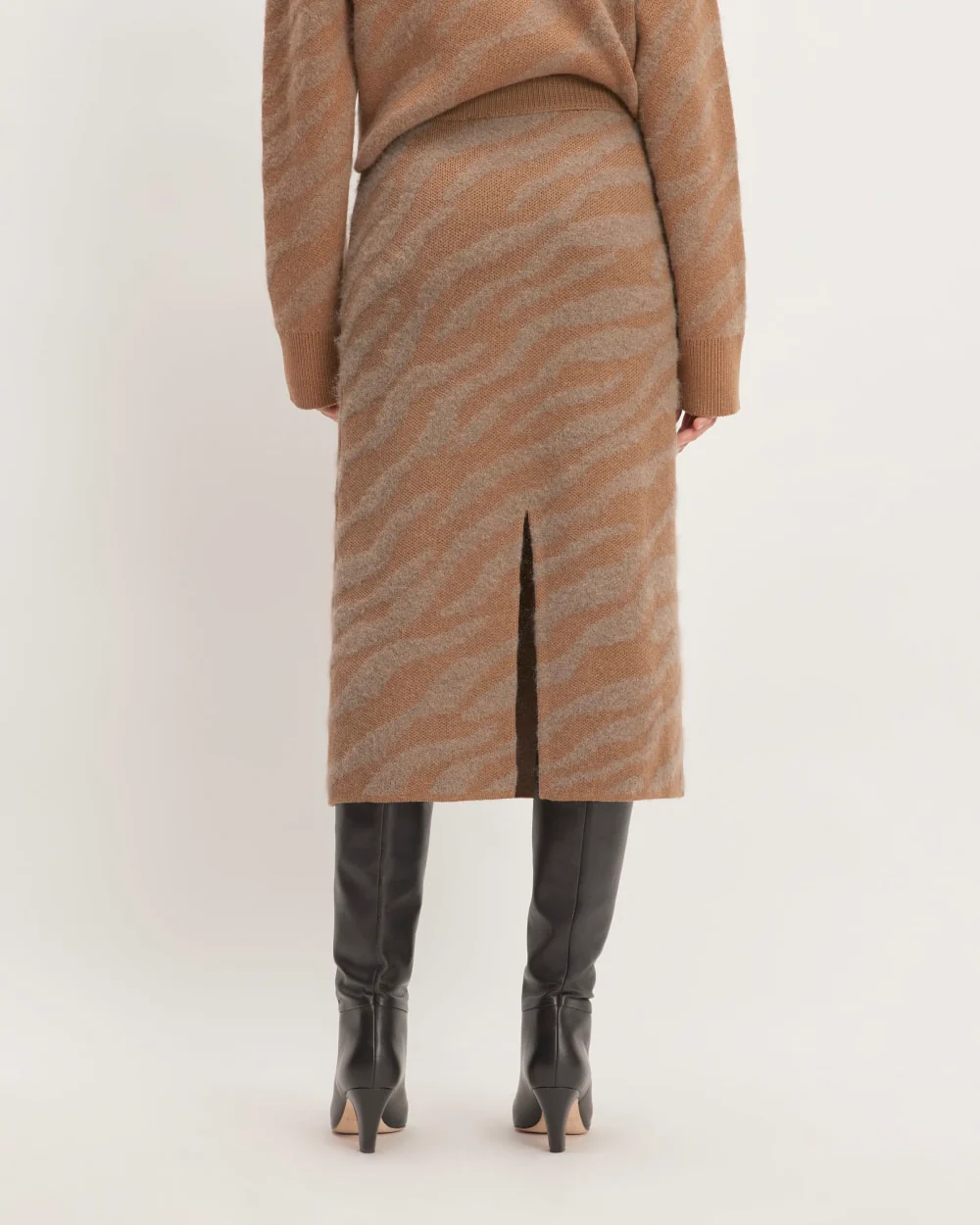 The Alpaca Tiger Jacquard Skirt | Camel / Medium Brown