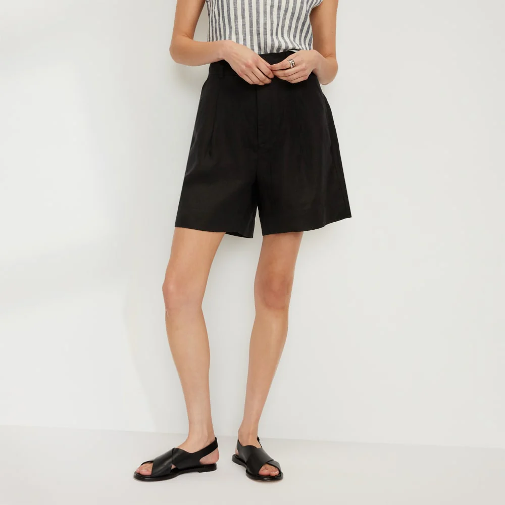 The Linen Way-High® Drape Short | Black